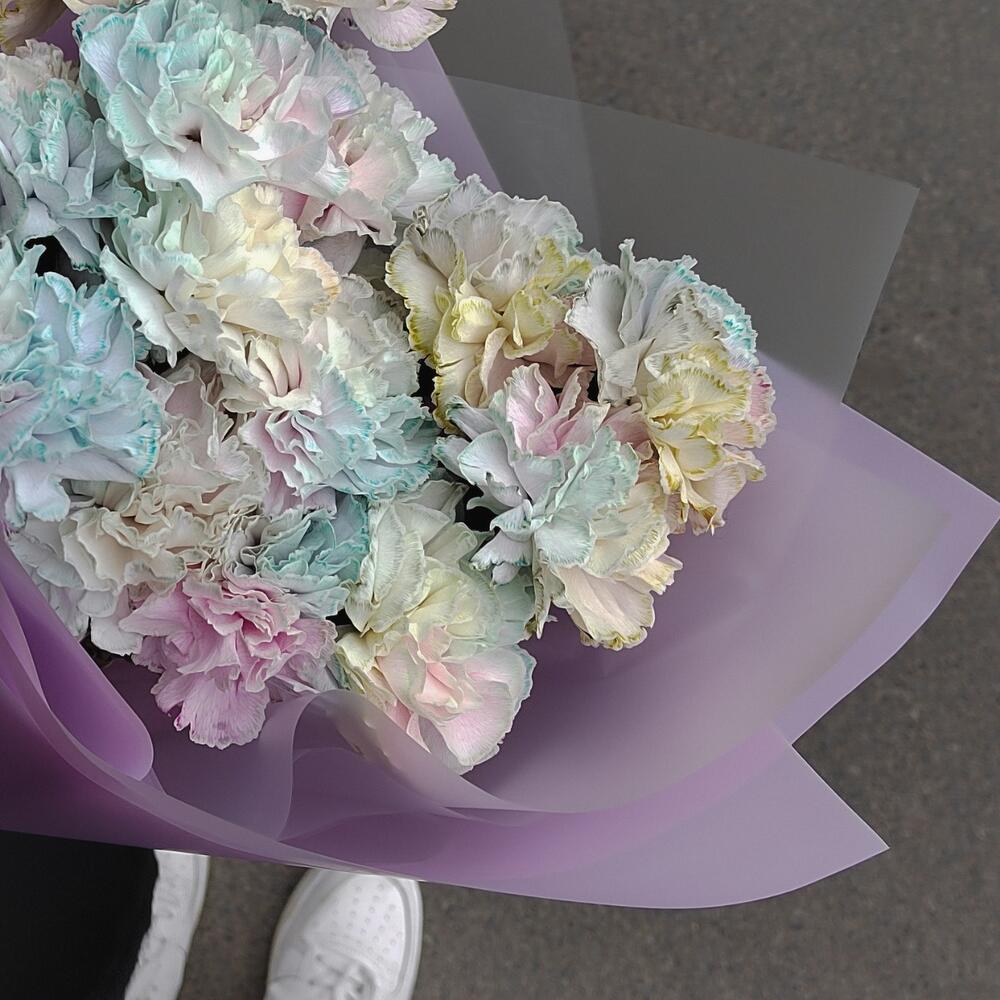 Букет радужных гвоздик 💜