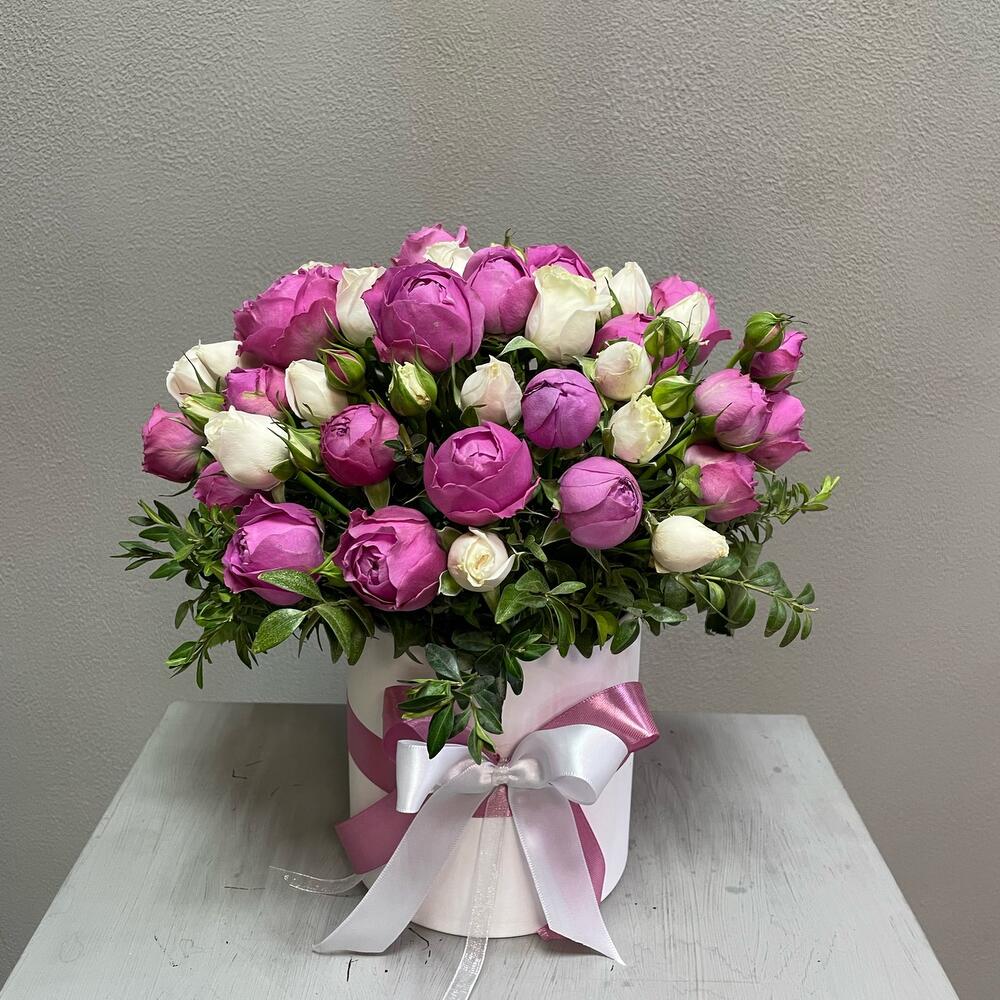 Цветы в коробке🌹🌺🌺