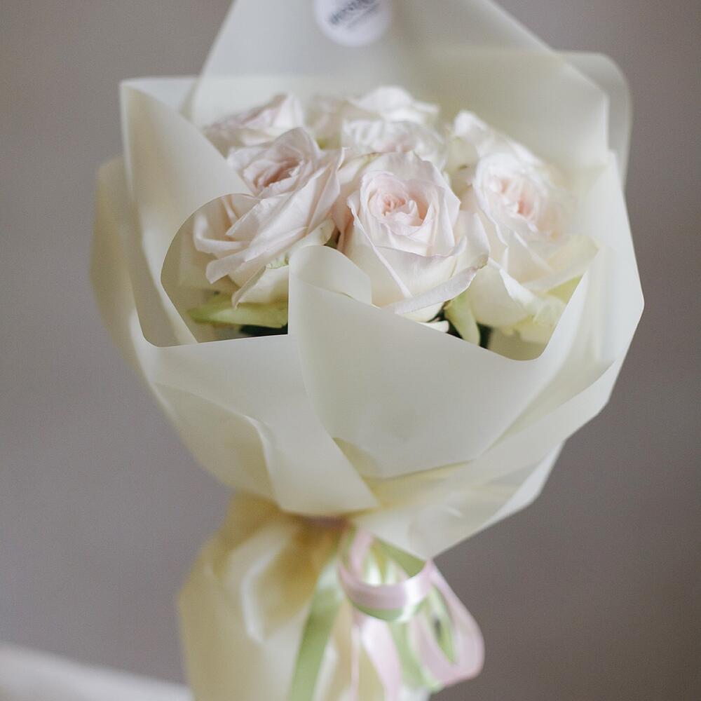 Bouquet of White Ohara peony roses