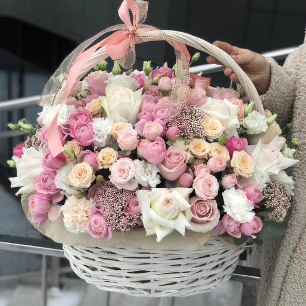 Корзина с цветами микс