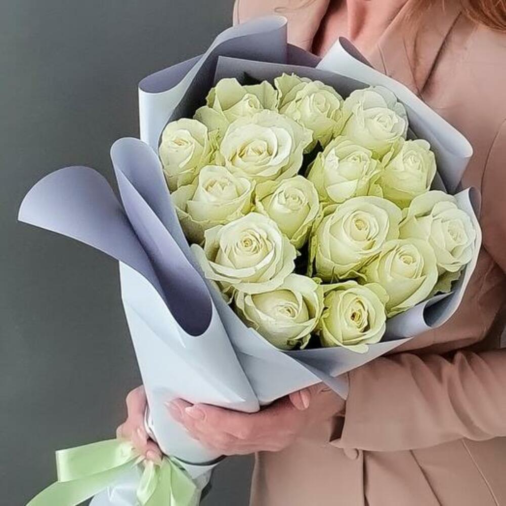 17 белых роз