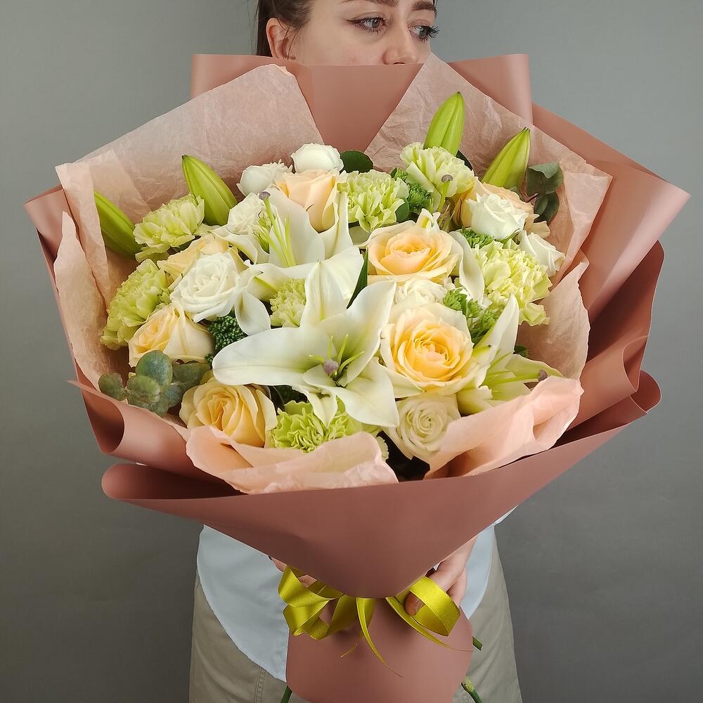 Букет 💐 сочное лето💐 с лилиями, розами, сортовыми диантусами
