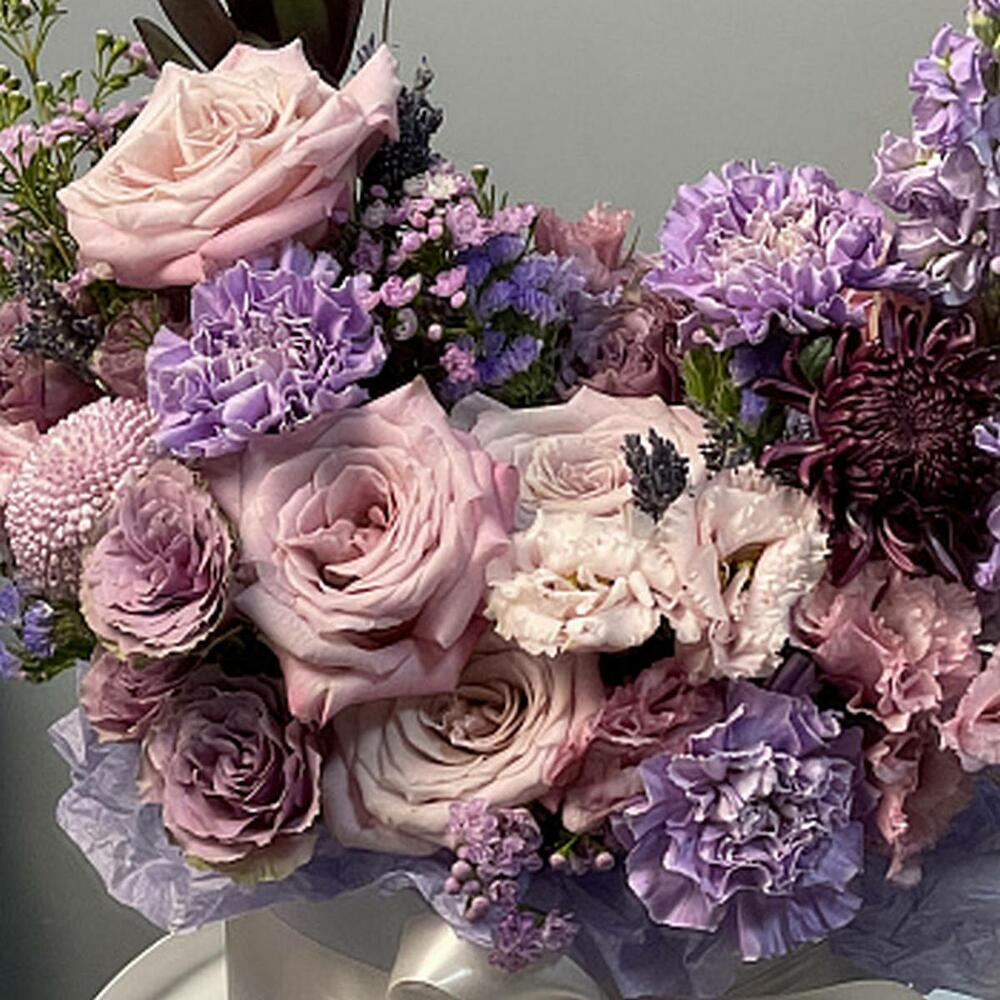 Букет в шляпной коробке Purple Mist