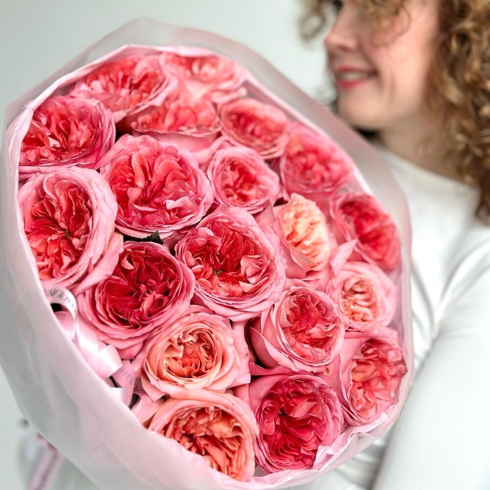Яркое моно из 19 роз сорта Pink Expression