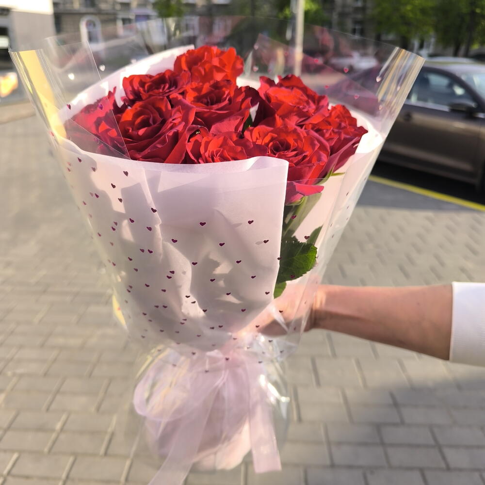 11 красных роз