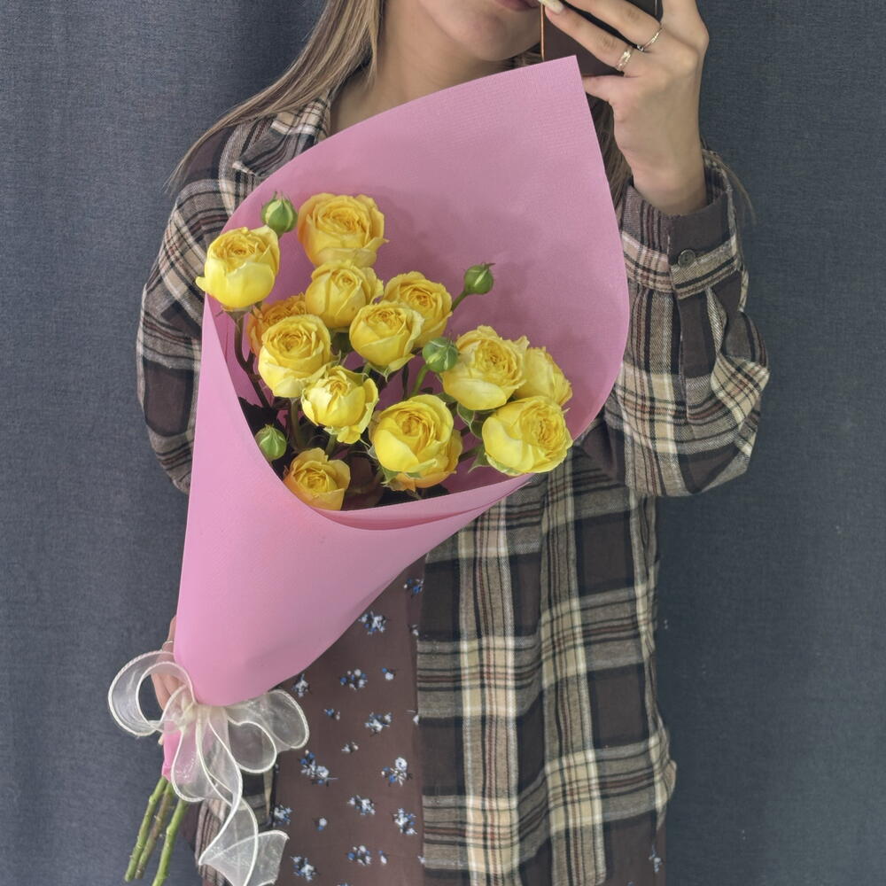 Конвертик мини с желтой кустовой розой яркое солнышко 💛💛💛