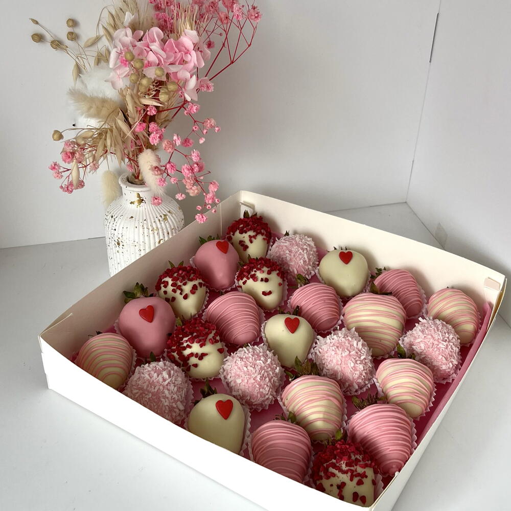 Клубника в шоколаде 25 шт Love pink