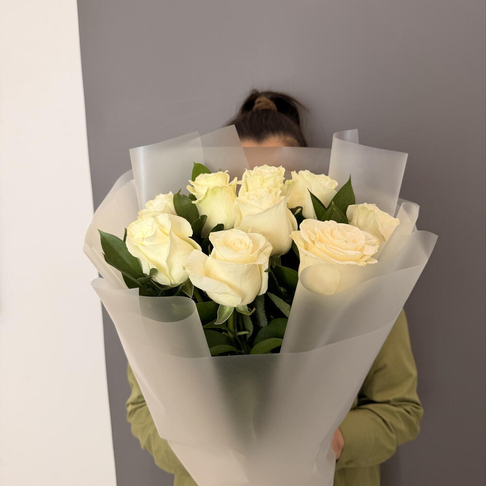 АКЦИЯ! Моно букет из 9 белых эквадорских роз