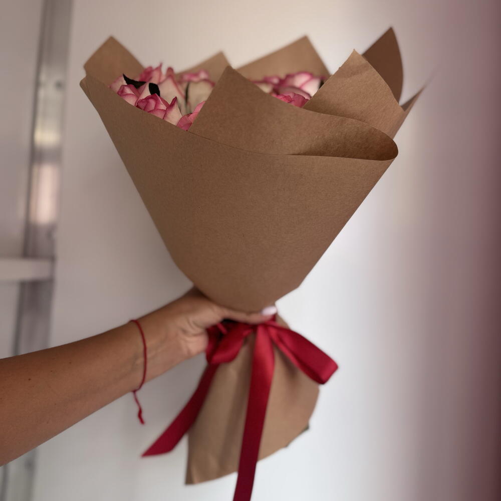 15 roses with strawberries