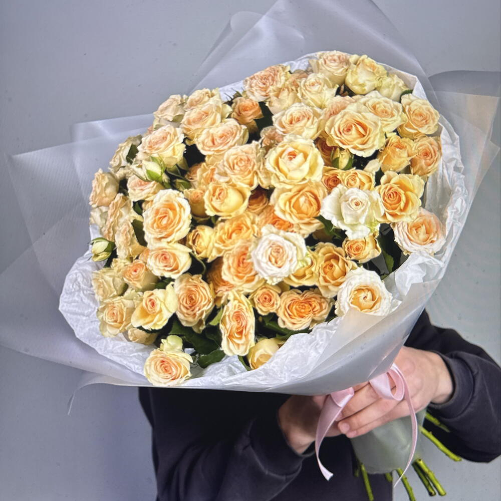Букет из нежных кустовых роз (49-0513)