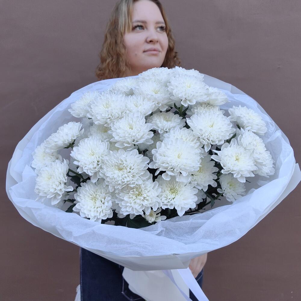 Букет из пышных хризантем, который не хочется отпускать из рук)