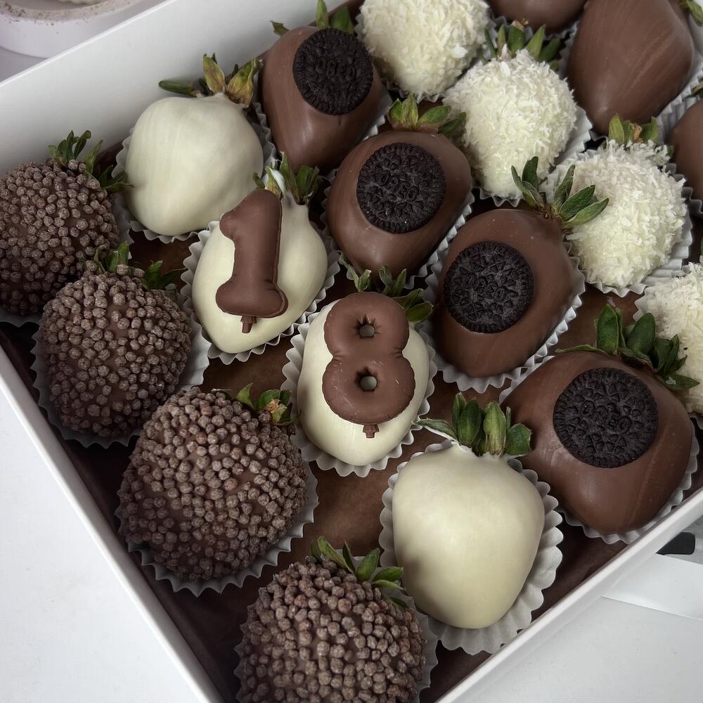 Клубника в шоколаде «Happy birthday»