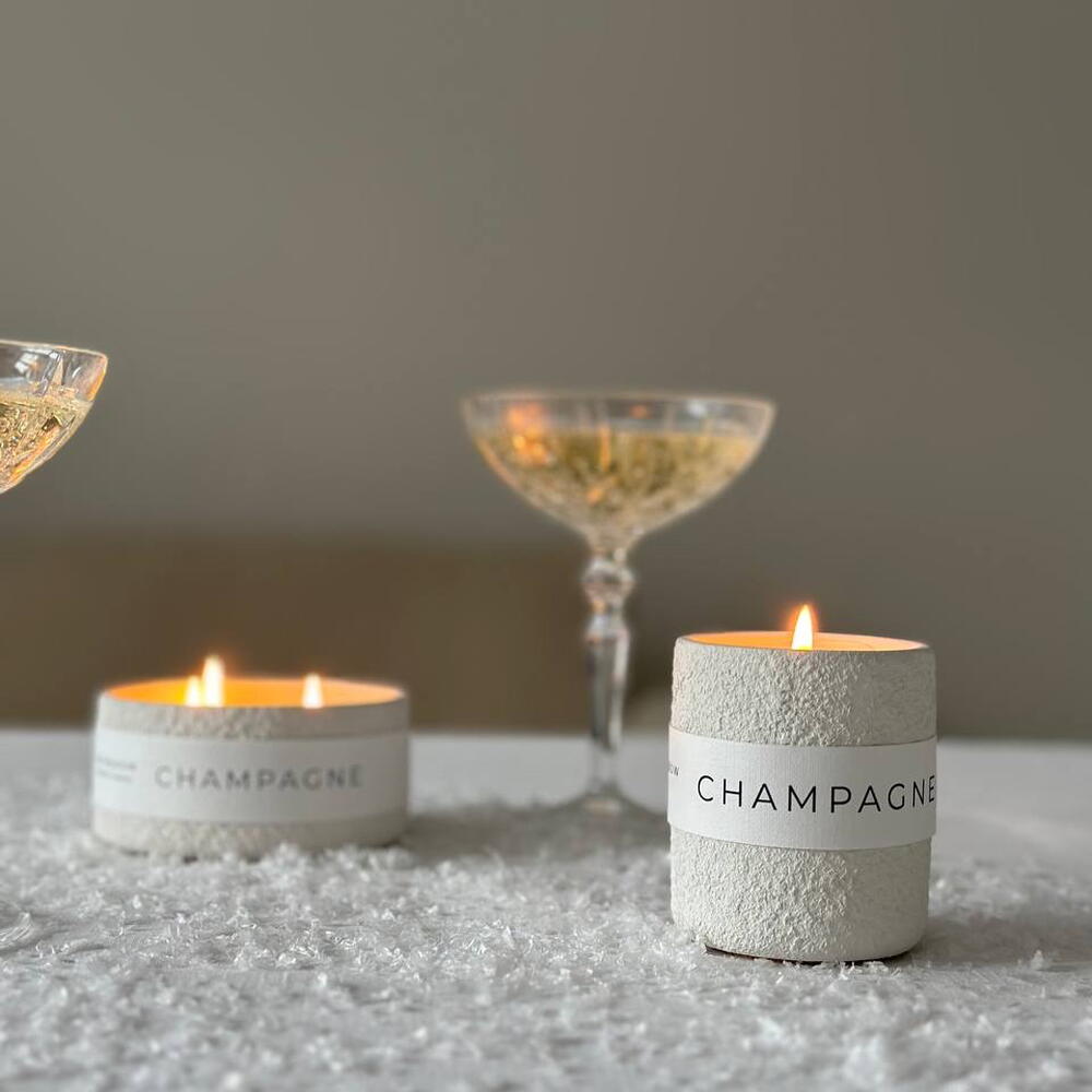 Подарочный набор Champagne May Meadow. Cпа-кубы для ванны (2х150 г) и ароматическая свеча 150 мл