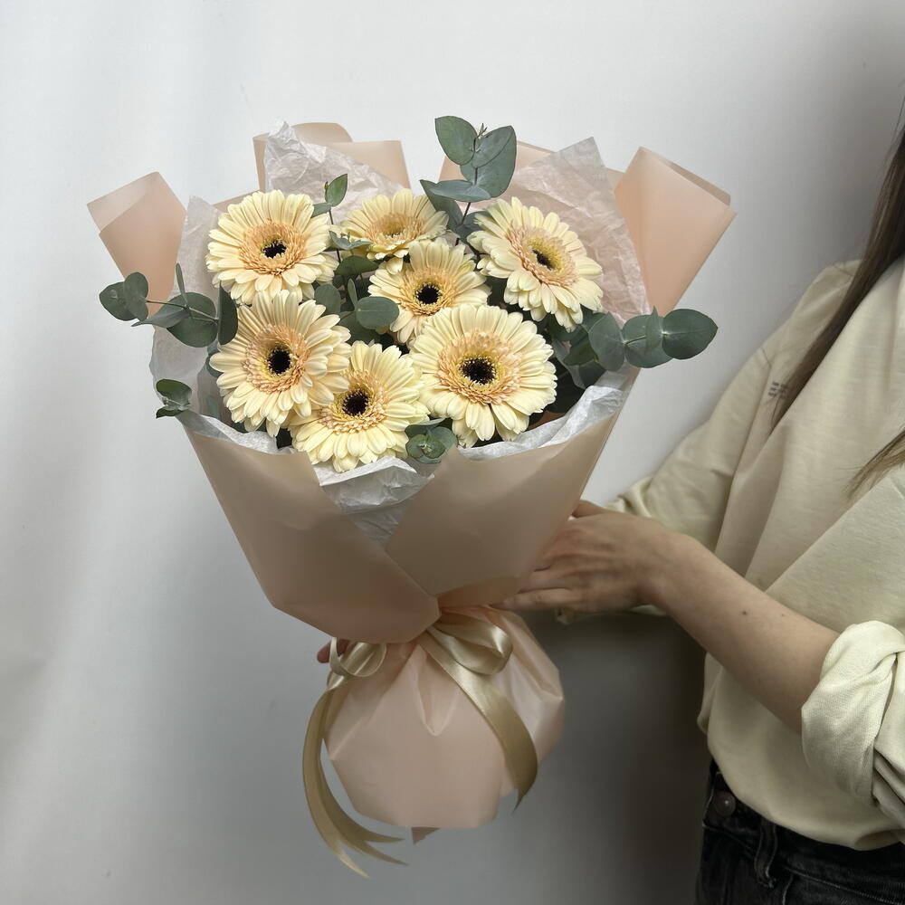 Букет ( nom.4789) с гермини и эвкалиптом