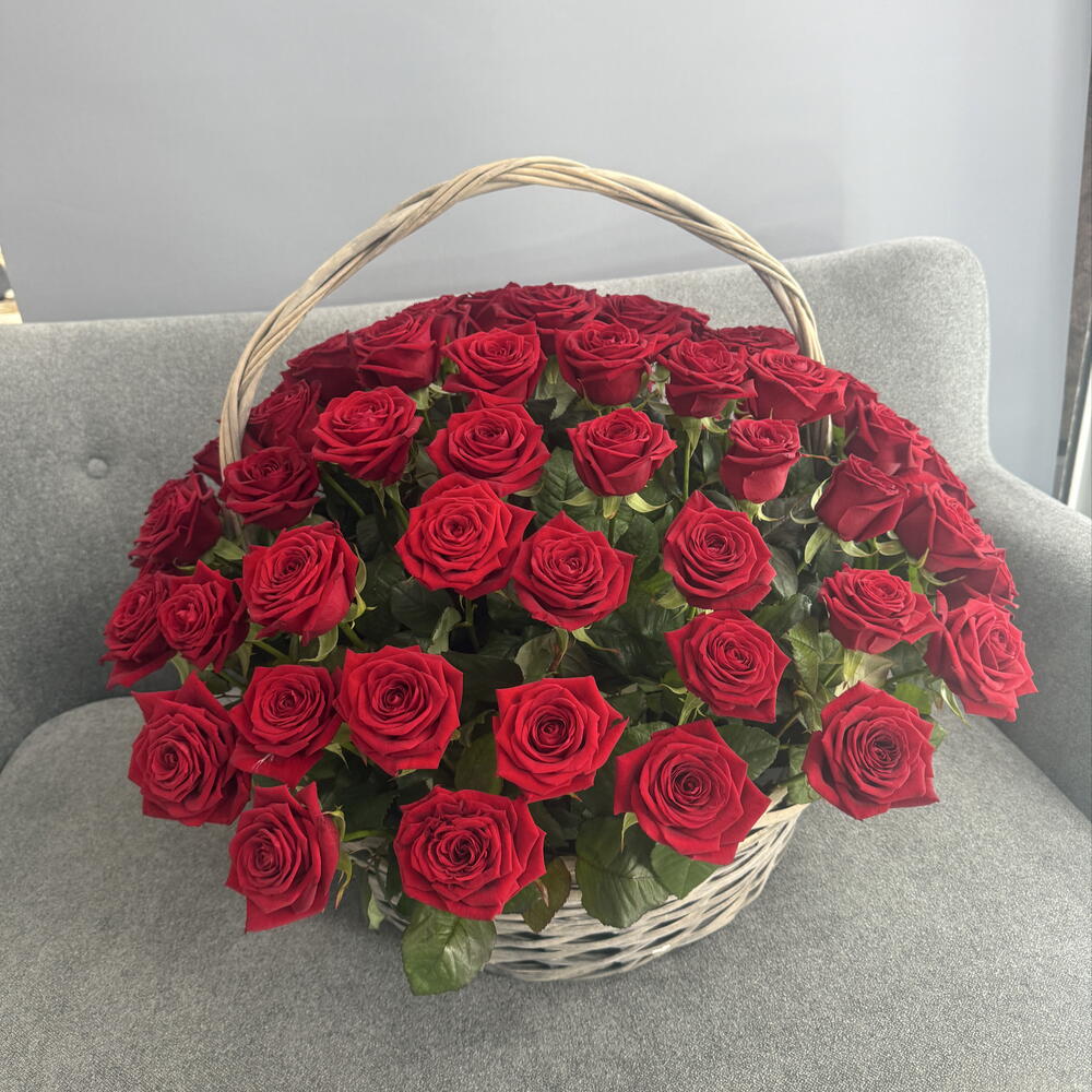 Шикарная корзина с розами 😍😍😍