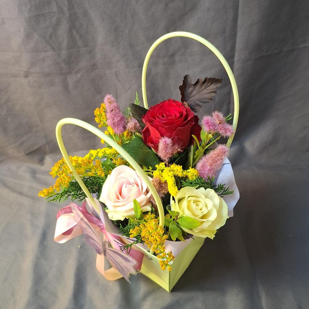 Сумочка с розами и солидаго 💐