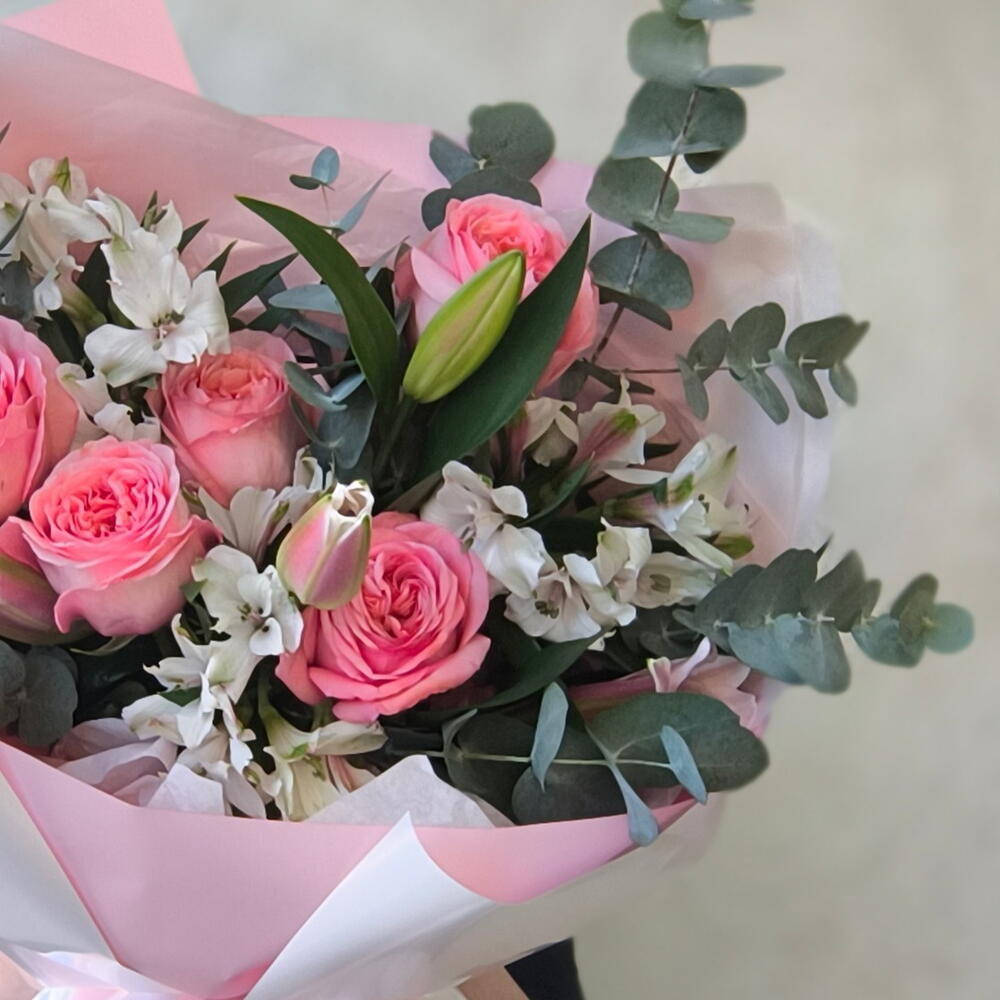 Букет роз, альстромерия и лилия ( 701 )
