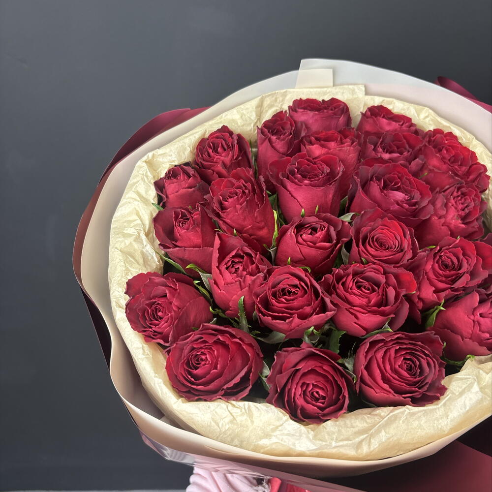 Букет из 25 кенийских красных роз