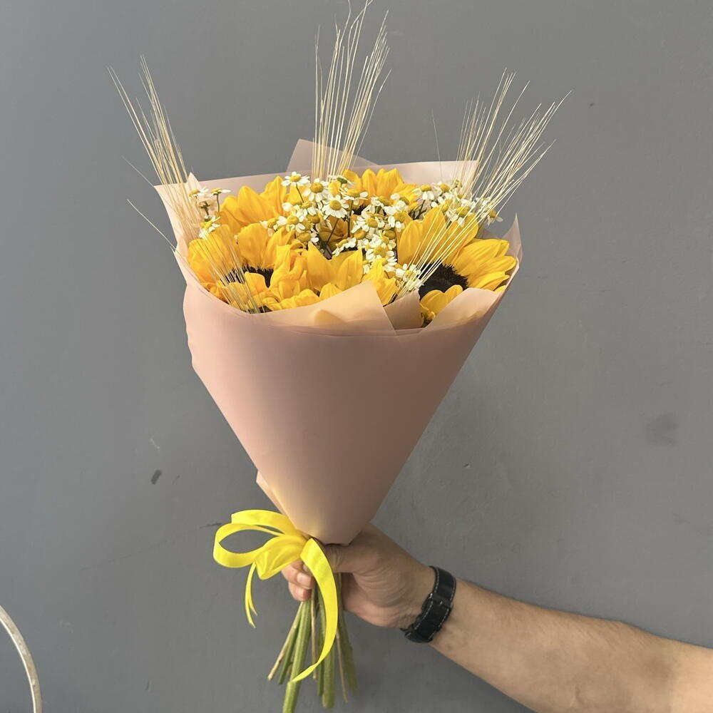 Букет с Подсолнухами, Белыми Розами и Колосками 💛