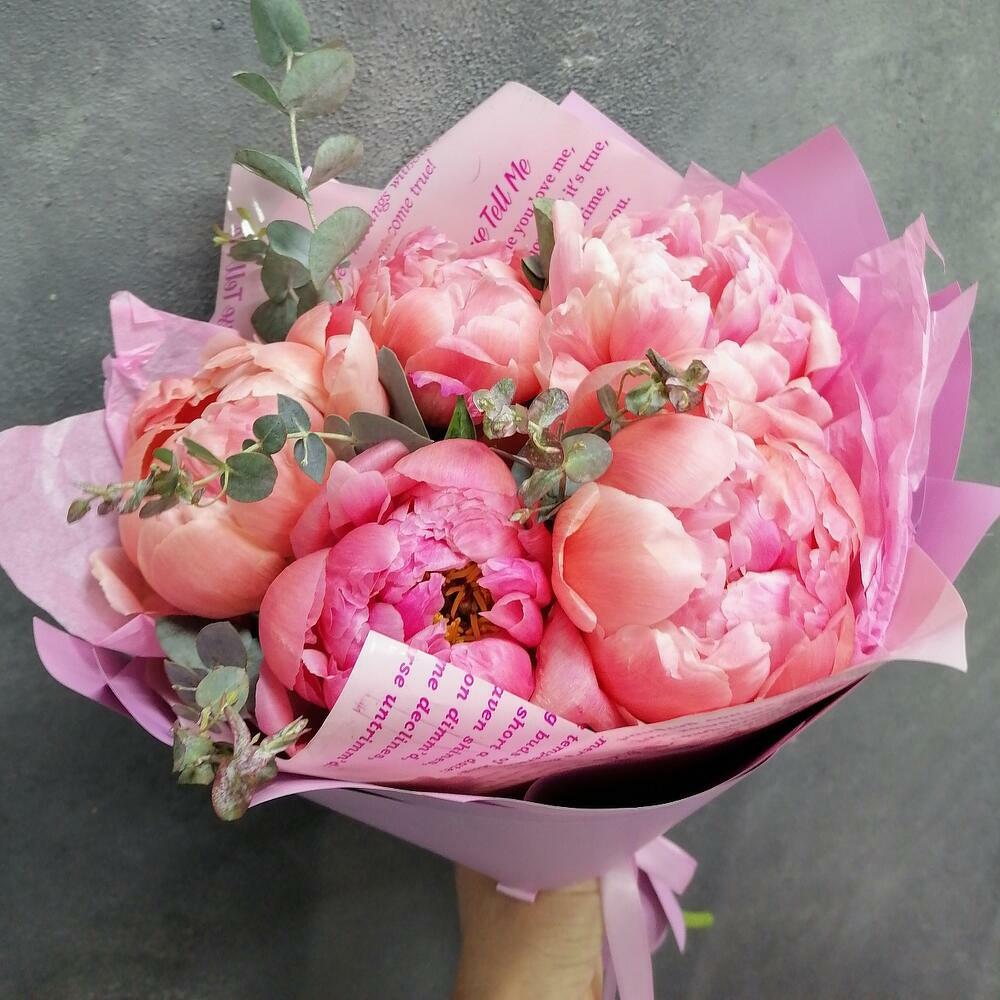 5 delicate peonies💞
