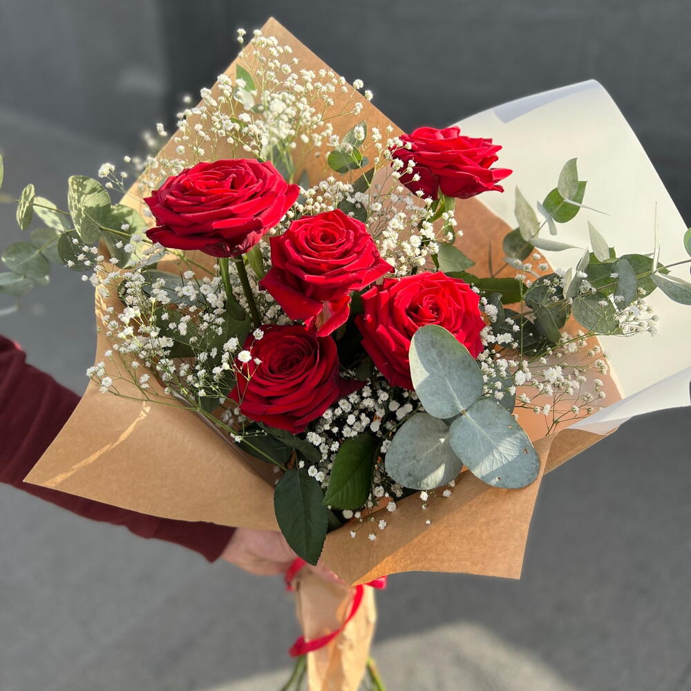 Rose and gipsofila ️🤍