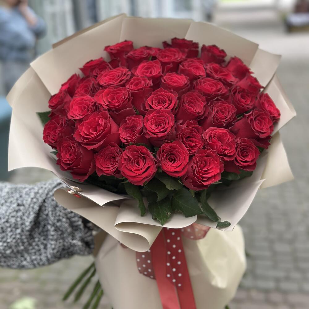 Букет из 41 красной розы
