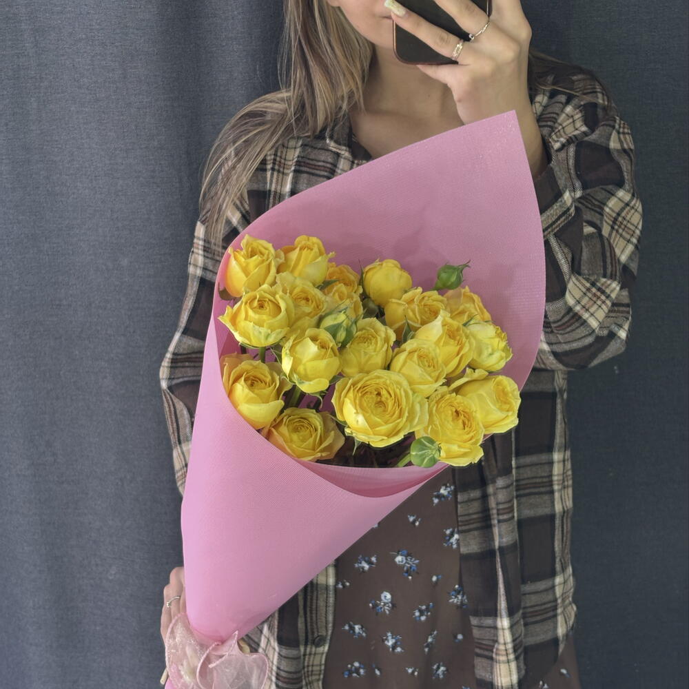 Конвертик с желтой кустовой розой яркое солнце 💛💛
