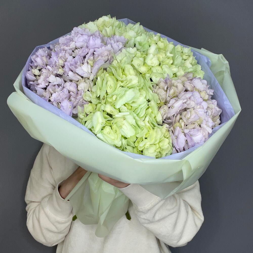 Bouquet with hydrangea