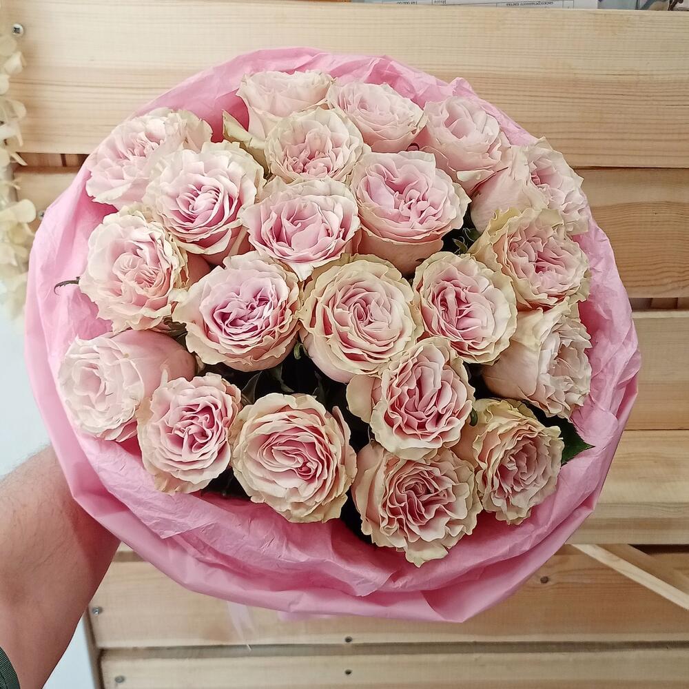 Ароматная роза Pink