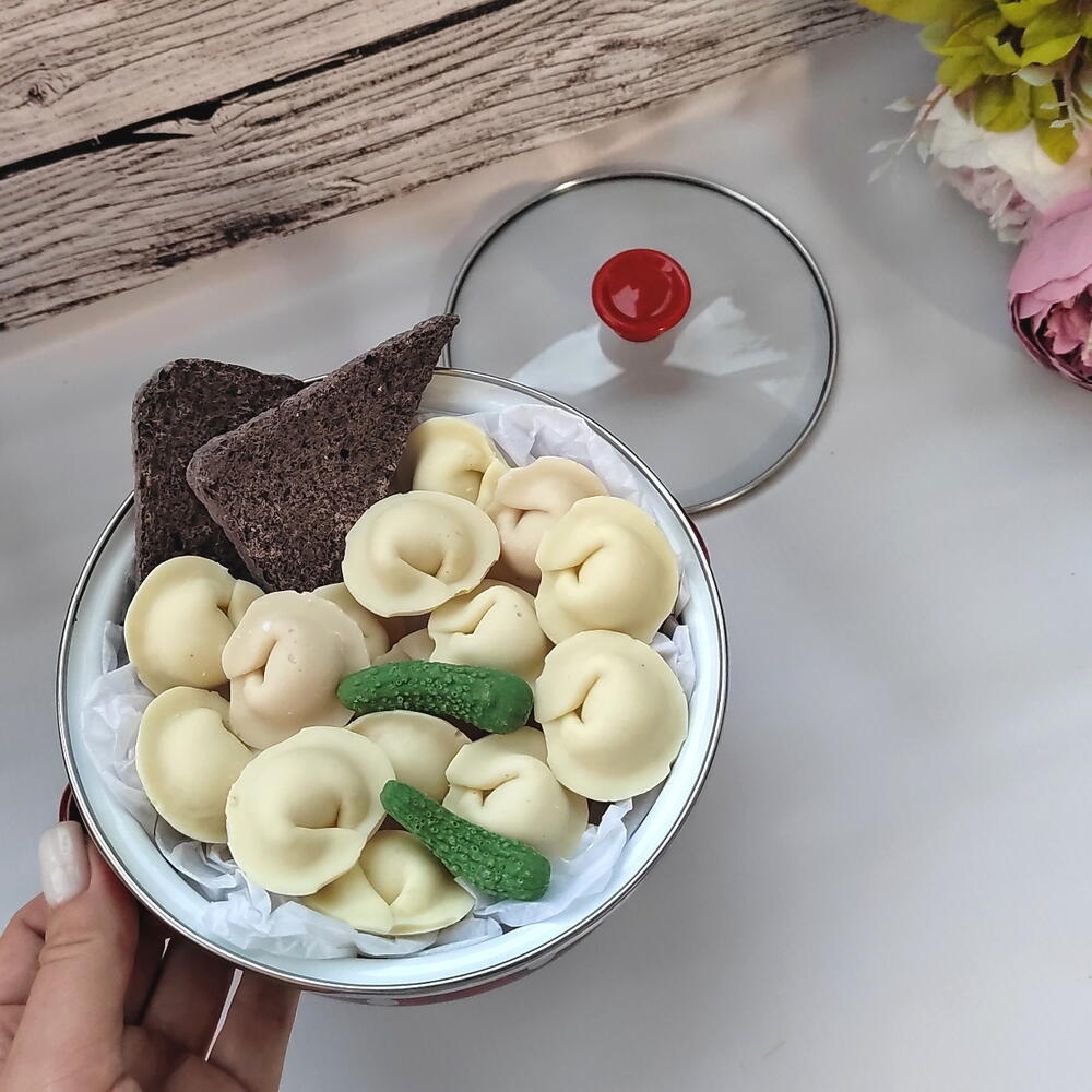 Шоколадные пельмени в кастрюльке