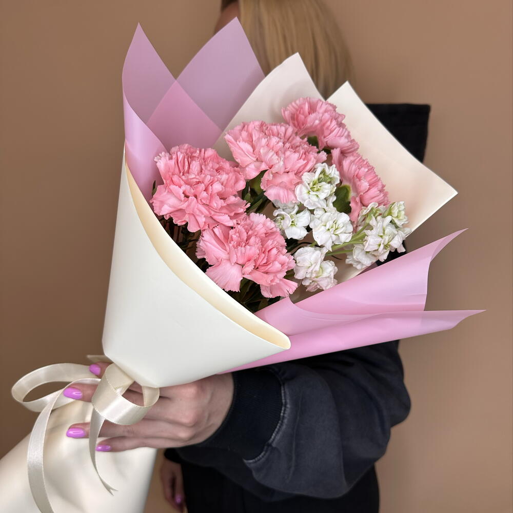Букет-комплимент из диантусов и маттиолы 💞