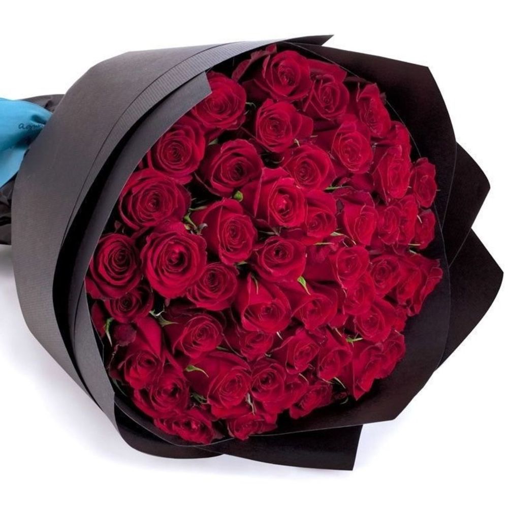 Букет роз недорого москва. Букет роз. Розы в красивой упаковке. Букет красных роз. Букет из красных роз.