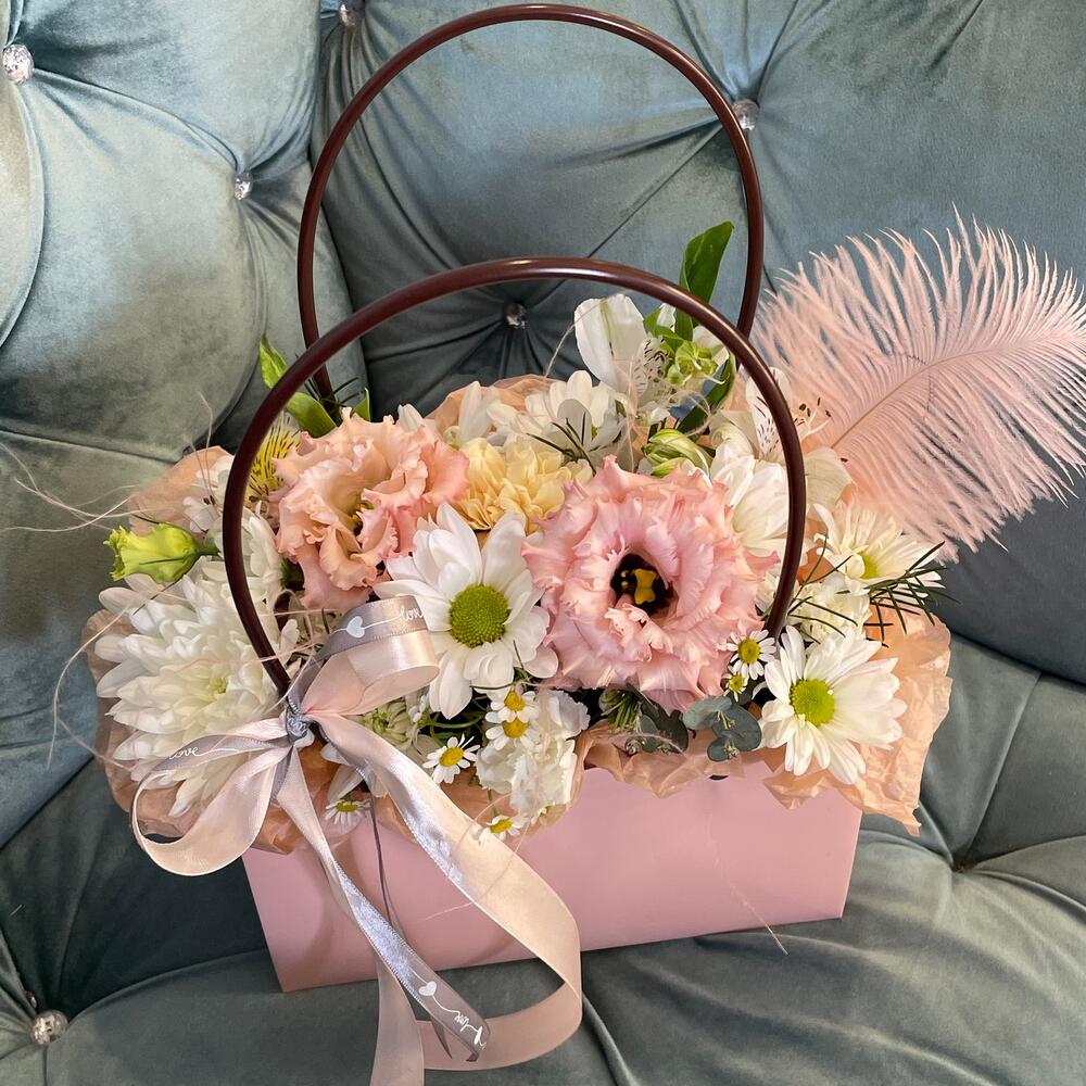 Элегантная сумочка с эустомой🌸