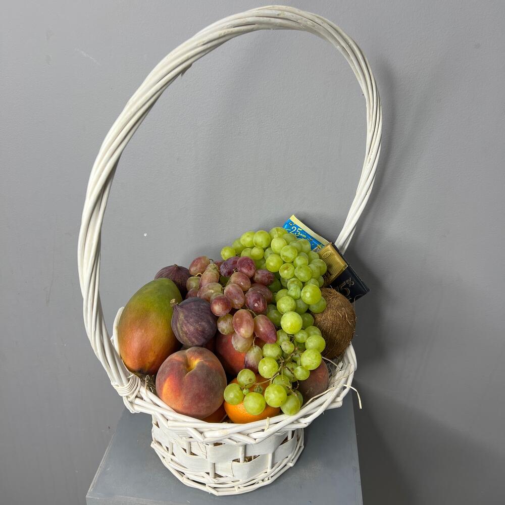✅Basket of exotic fruits