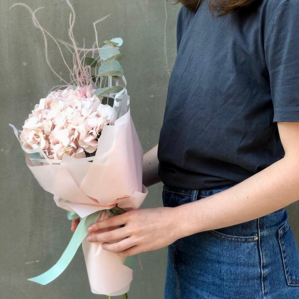 Гортензия с эвкалиптом и стифой, Цветы и подарки в Анапе, купить по ...