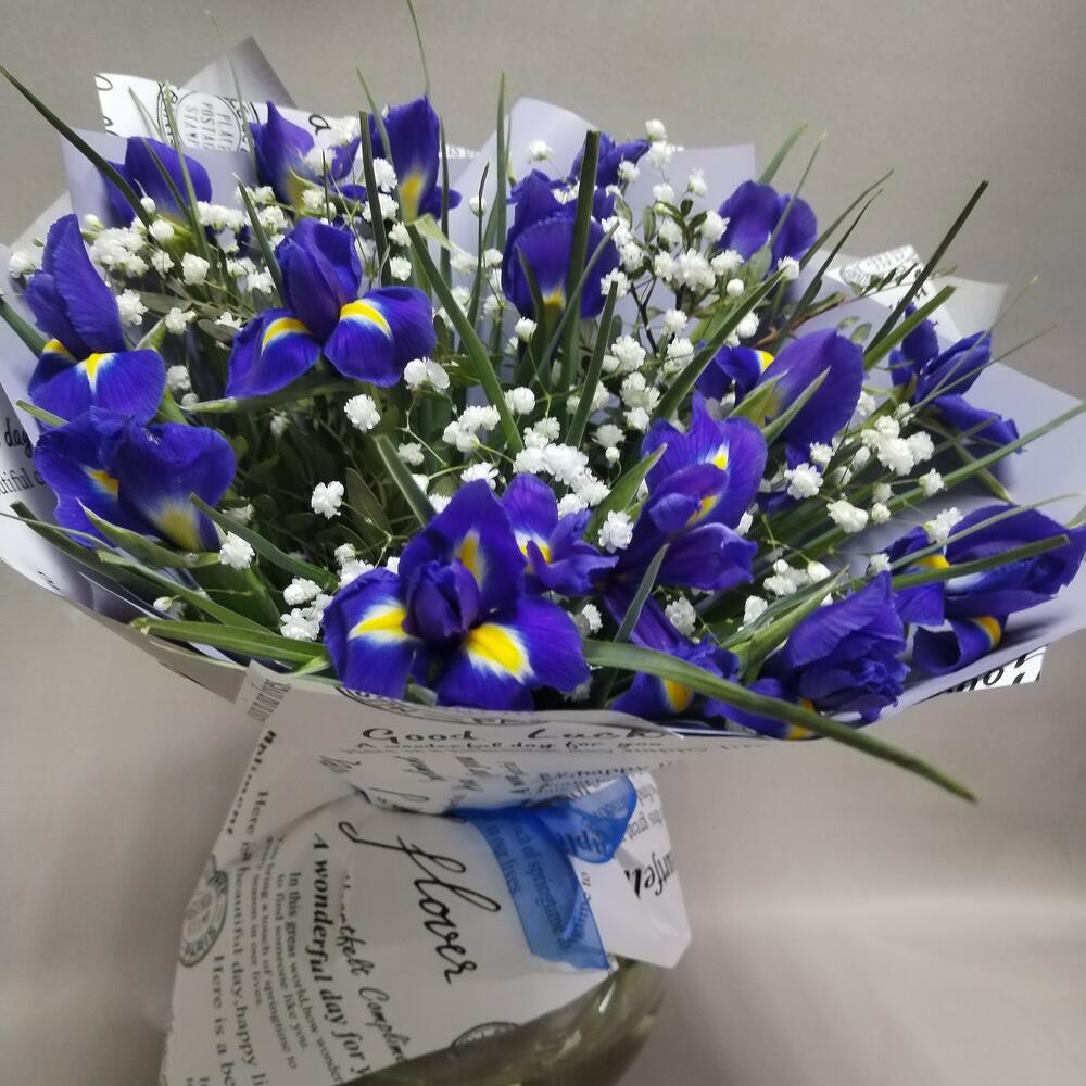Букет с ирисами 35см