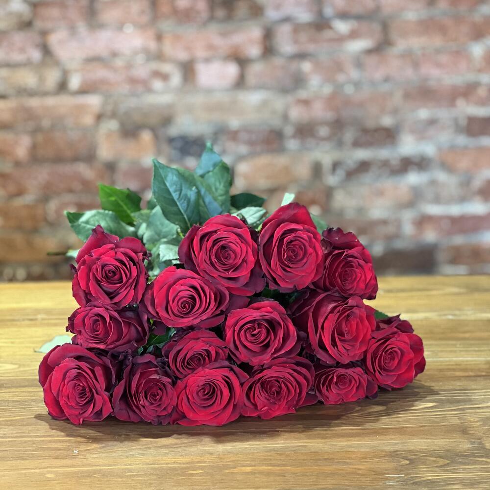 Букет из 15 красных роз эквадор n.r.130