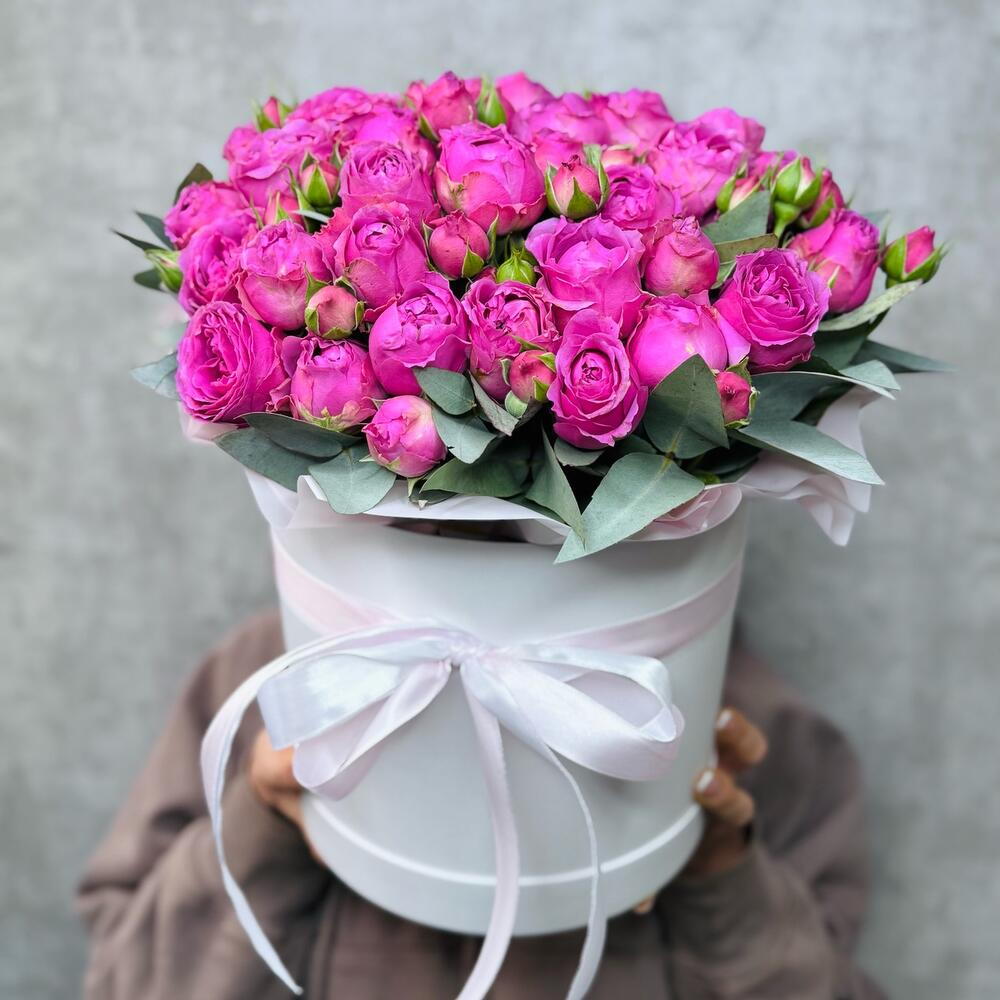 Большой букет 💐 пионовидных розовых 🩷 роз Мисти Баблс с эвкалиптом размер M. Розы в коробке для любимой 🩷