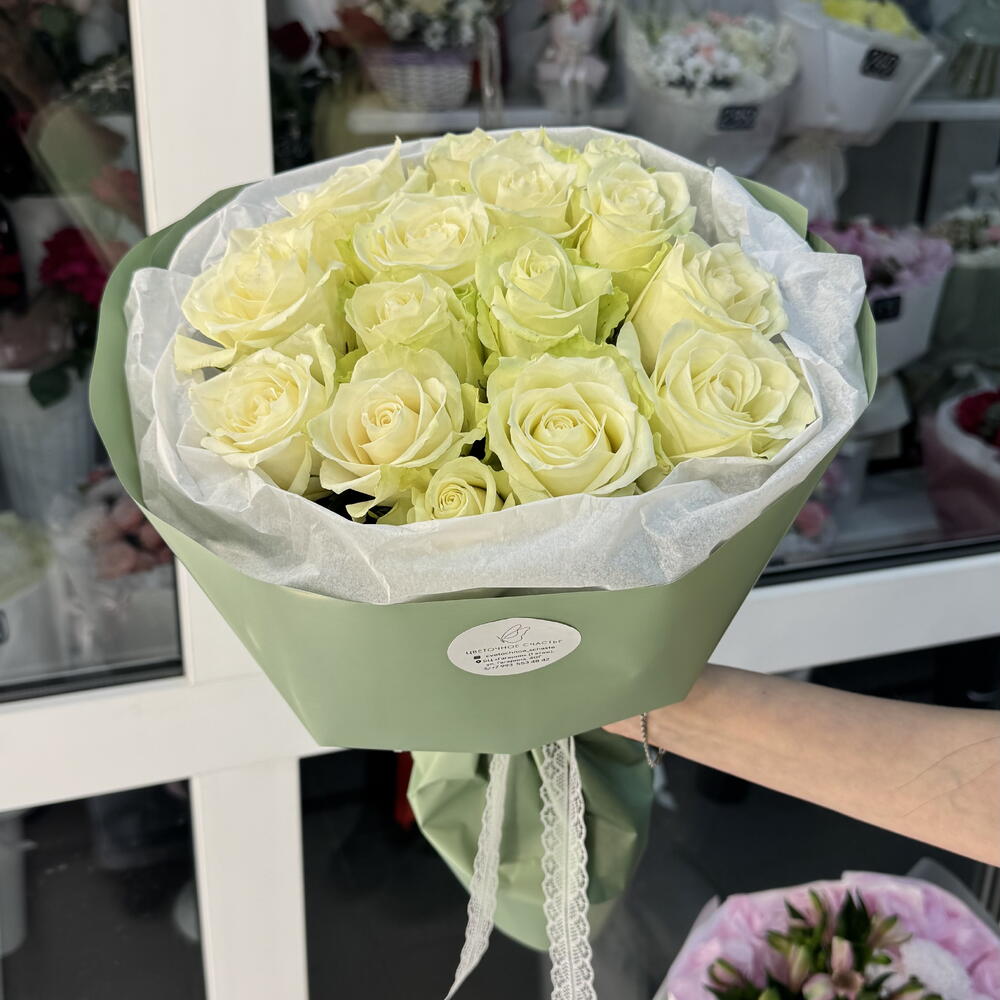 Букет с белыми розами Эквадор
