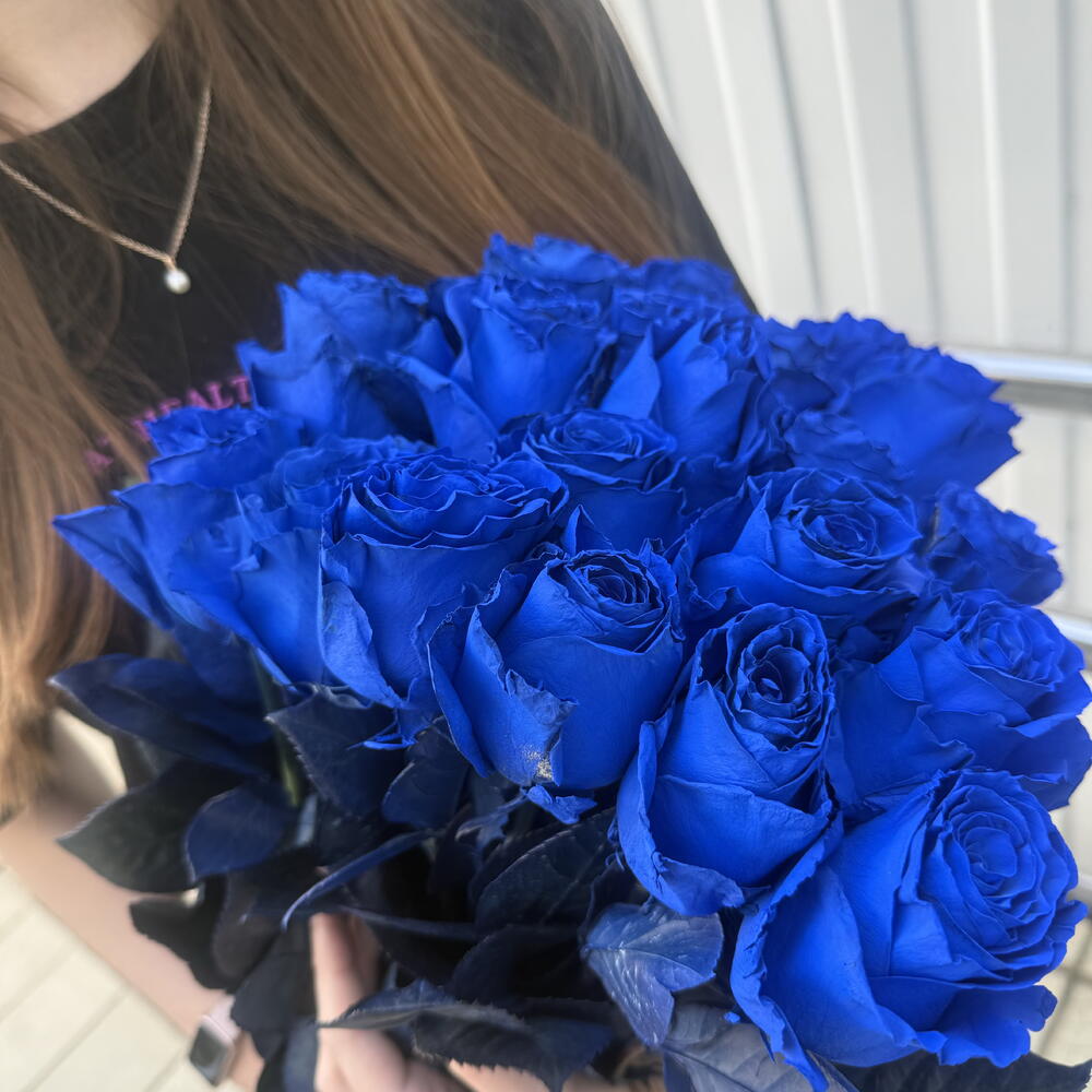 19 синих роз Эквадор