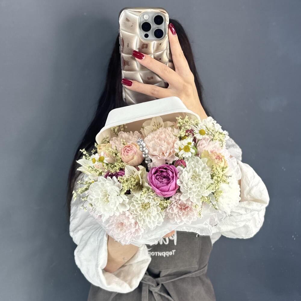 Бенто-Букет из цветов🎂💐 из Кустовой Розы, хризантемы Алтай и диантусов