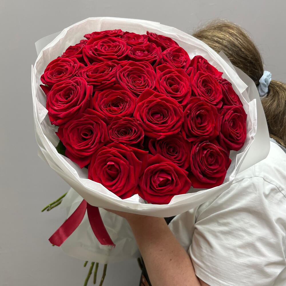 Моно букет из 25 бордовых роз ♥️