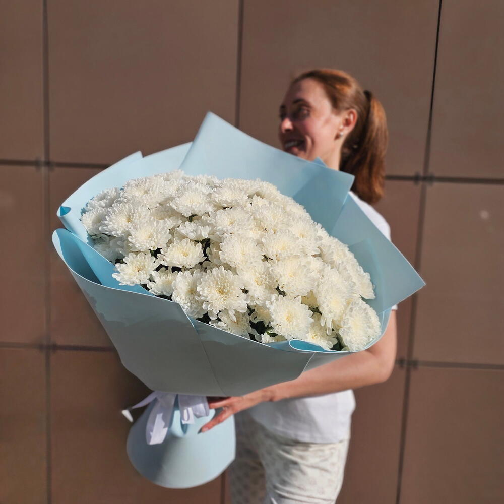Букет белых хризантем