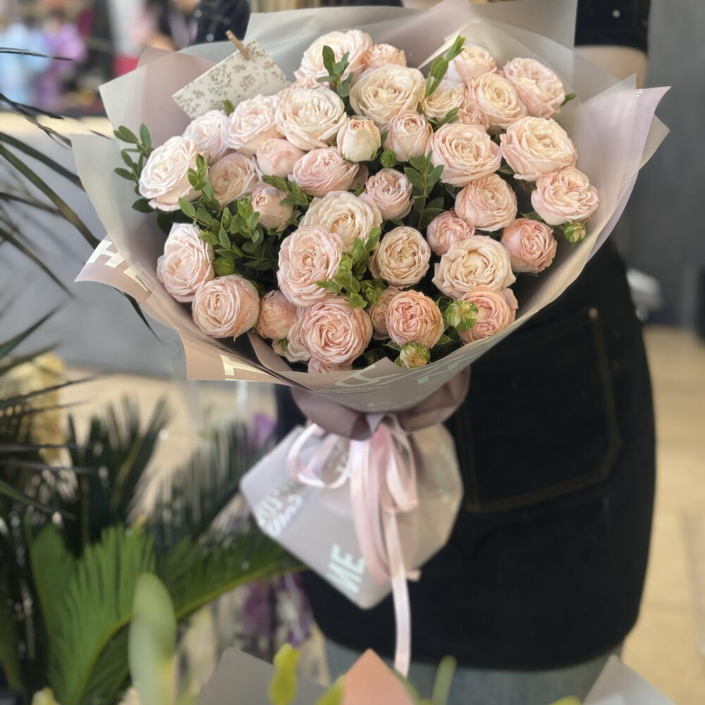 Букет кустовых роз