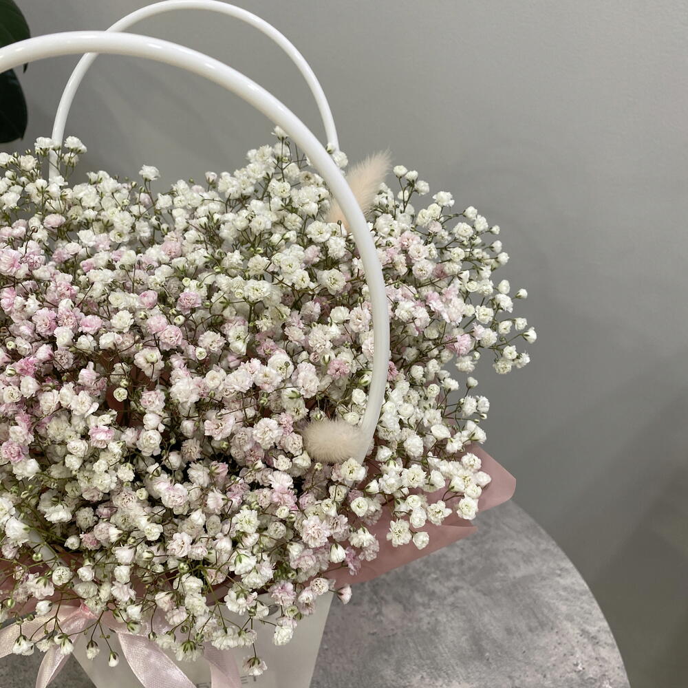Стойкая сумочка из гипсофилы
