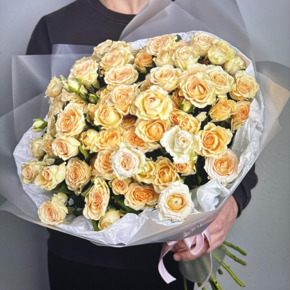 Букет из нежных кустовых роз (49-0513)