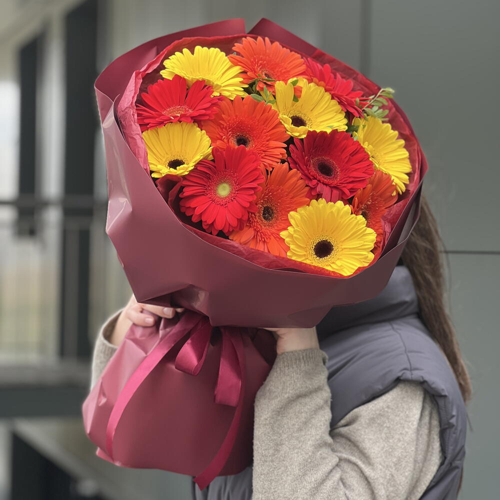 Queen of Hearts bouquet of 13 gerberas