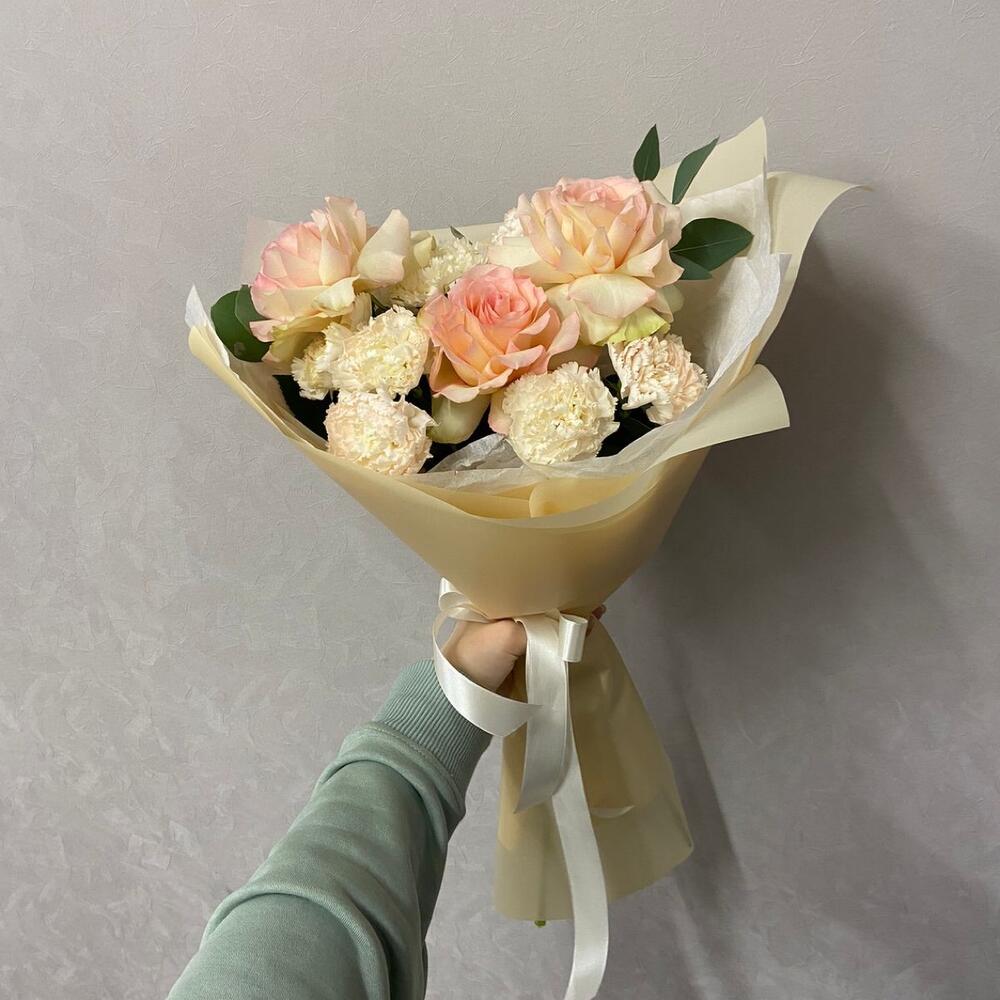 Букет из французских роз и диантусов💞