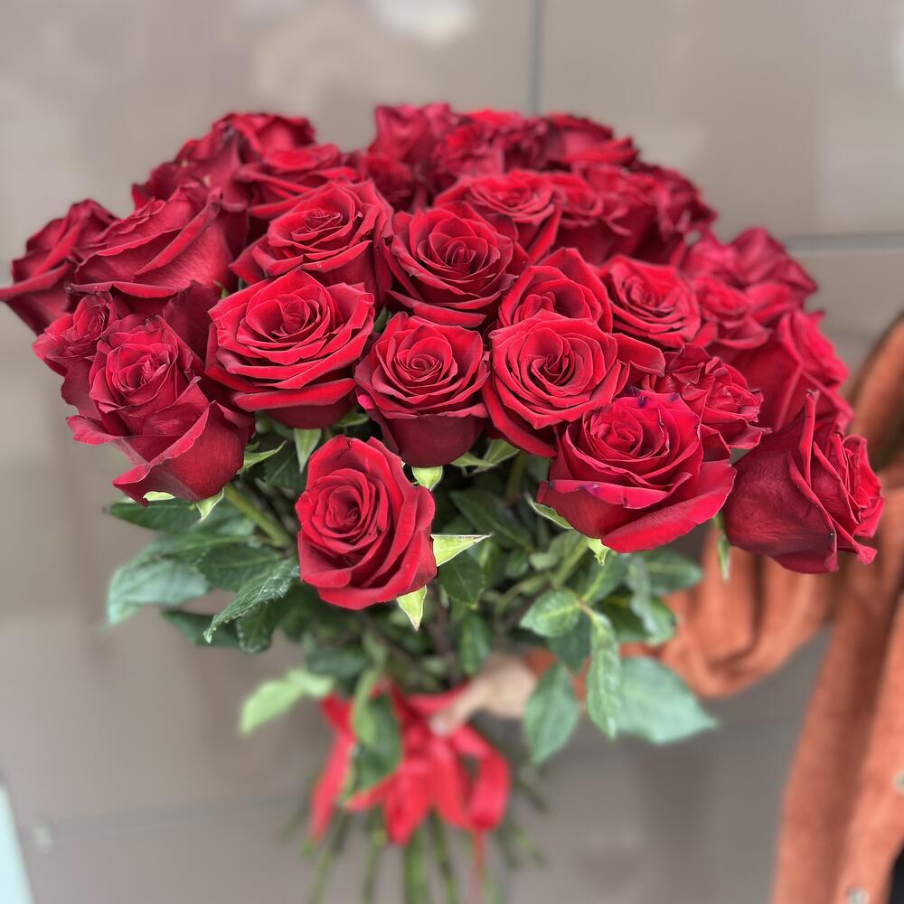 29 красных роз