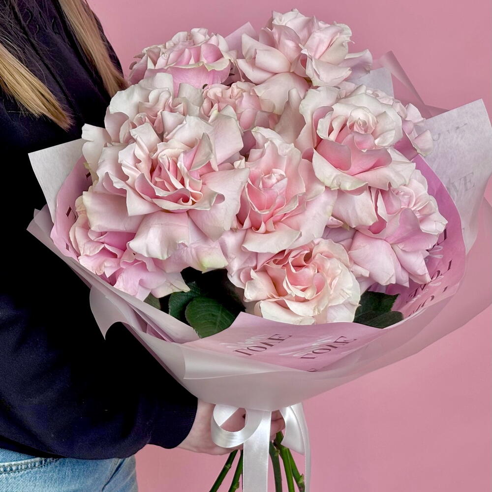 Bouquet of 11 pink French roses